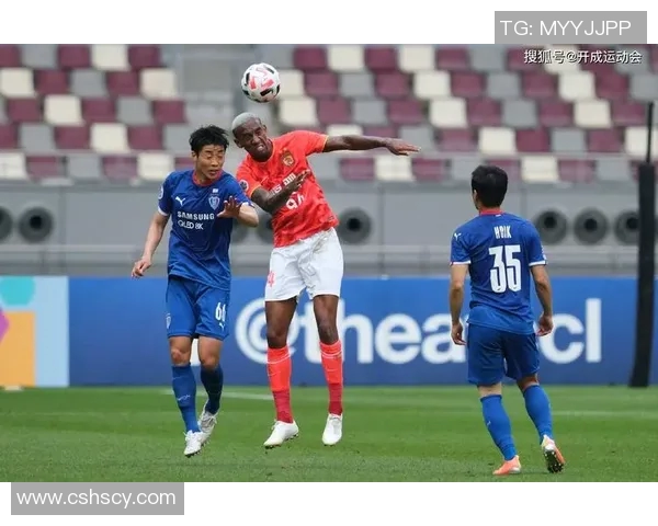 深圳排球队团队协作引发热议球迷对战术配合的不同看法与争论 深圳排球队团队协作引发热议球迷对战术配合的不同看法与争论